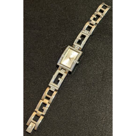 Guess Women's Quartz Watch Silver Dial Crystals Stainless Steel Bracelet G85458L - Picture 2 of 9
